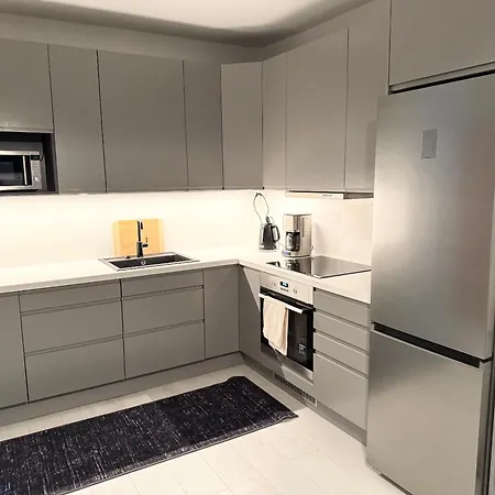 Apartment Hhh Enjoy With 7th Floor Views And Comfort, Free Parking *